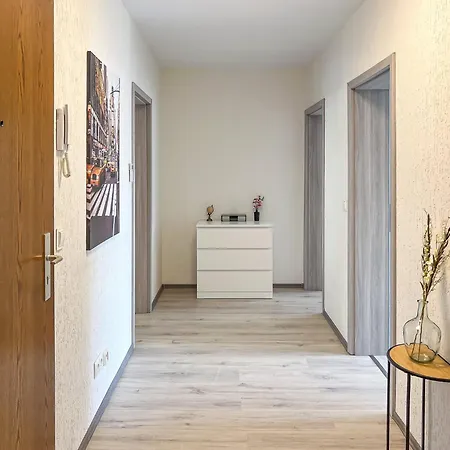 T&k Near Messe Fair Trade Duesseldorf Und Airport Eg 뒤스부르크