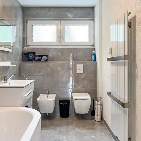 T&k Near Messe Fair Trade Duesseldorf Und Airport Eg *