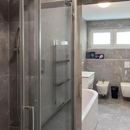 T&k Near Messe Fair Trade Duesseldorf Und Airport Eg *