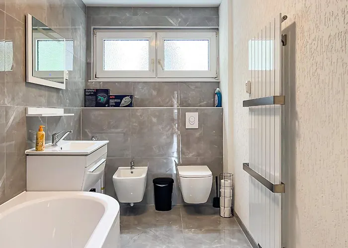 T&k Near Messe Fair Trade Duesseldorf Und Airport Eg *