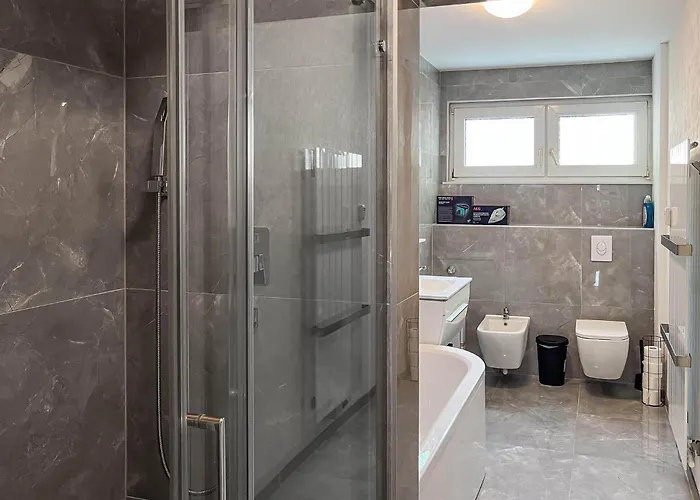 T&k Near Messe Fair Trade Duesseldorf Und Airport Eg *